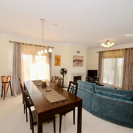 Vela - In Complex Near The * サン・マルティーニョ・ド・ポルト