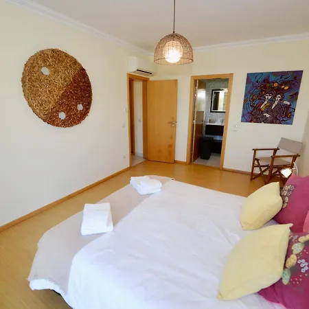 Vela - In Complex Near The アパート *