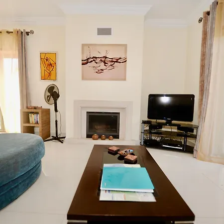 Vela - In Complex Near The サン・マルティーニョ・ド・ポルト